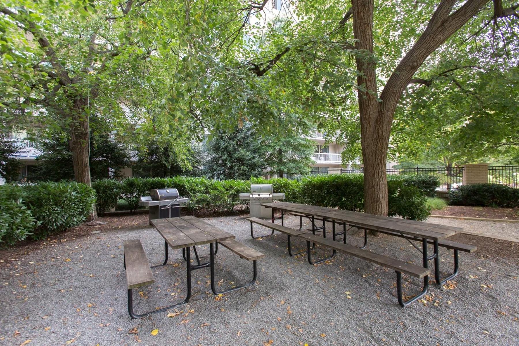 Spacious 2 Bedrooms Apt @Crystal City With Gym Arlington Dış mekan fotoğraf