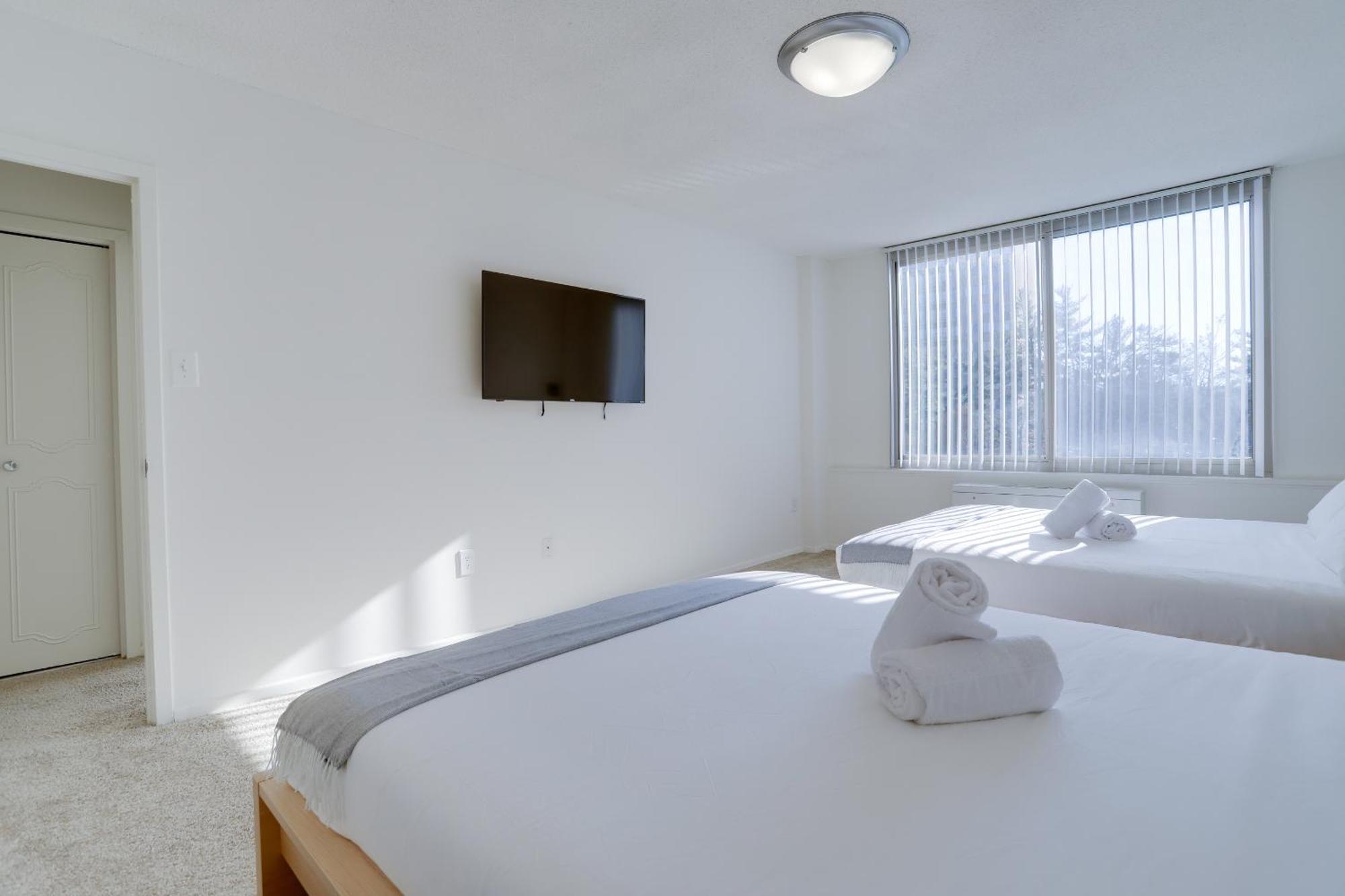 Spacious 2 Bedrooms Apt @Crystal City With Gym Arlington Dış mekan fotoğraf