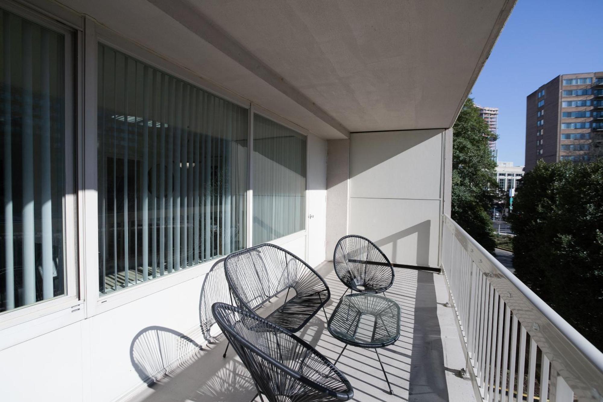 Spacious 2 Bedrooms Apt @Crystal City With Gym Arlington Dış mekan fotoğraf